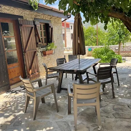 Semesterbostad Omodos Village Houses